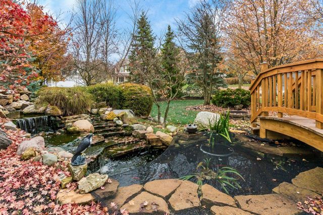 6553 Weston Circle E, Dublin, OH 43016