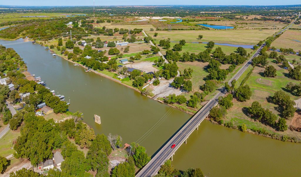 1650 Old Tin Top Road, Weatherford, TX 78087 — exterior