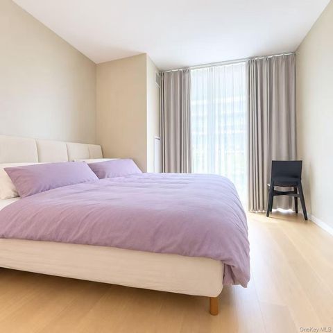 131-01 40th Road PH3D, Flushing, NY 11354