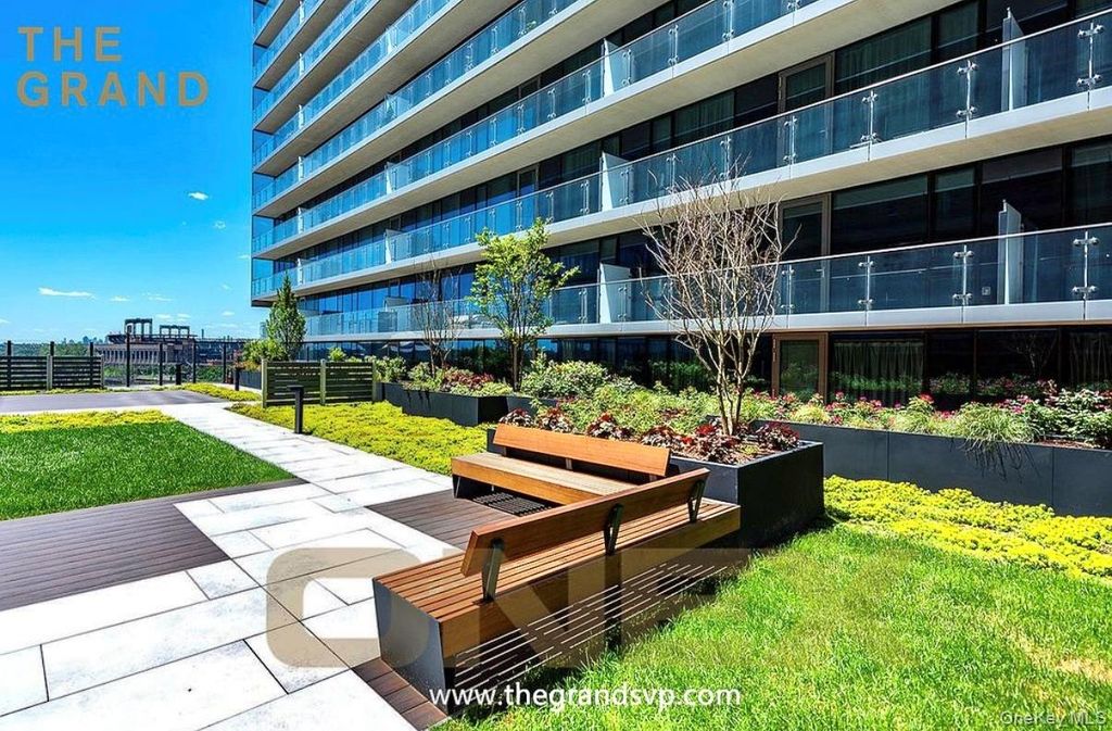 131-01 40th Road PH3D, Flushing, NY 11354 — photo 2