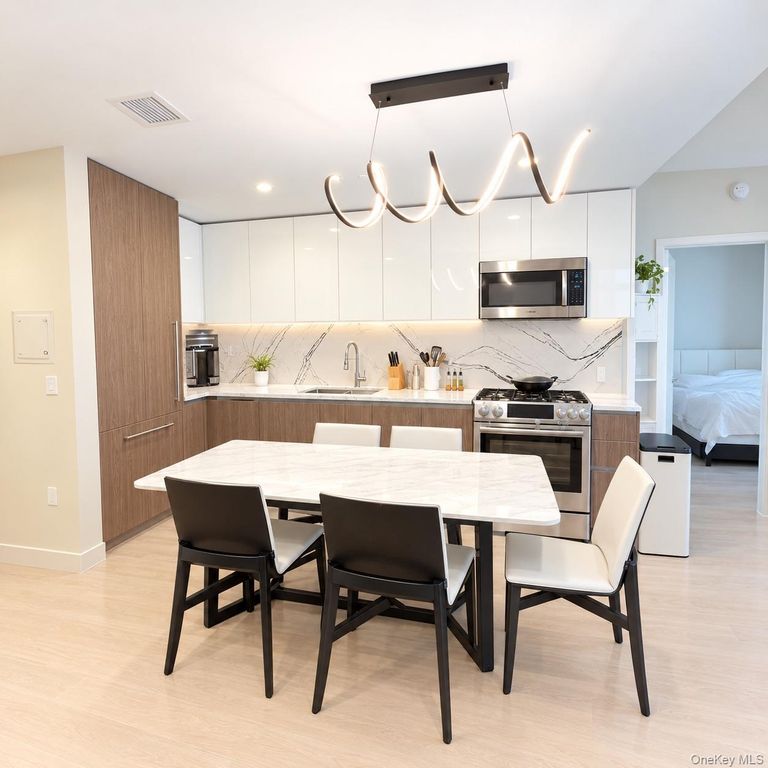 131-01 40th Road PH3D, Flushing, NY 11354 — photo 3