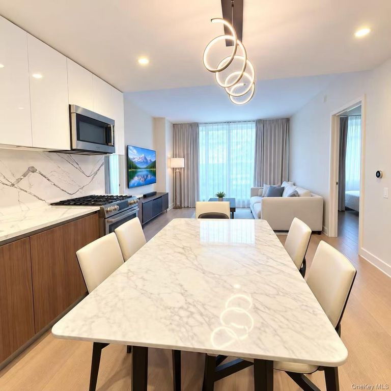 131-01 40th Road PH3D, Flushing, NY 11354 — photo 4
