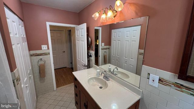 723 KETTLE RUN RD, Marlton, NJ 08053