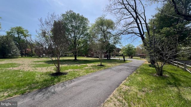 723 KETTLE RUN RD, Marlton, NJ 08053