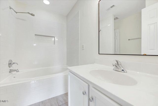 204 Knightsborough Way, Apex, NC 27502