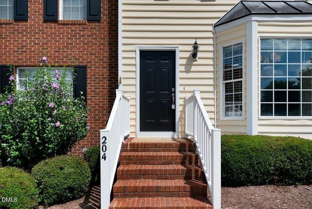 204 Knightsborough Way, Apex, NC 27502