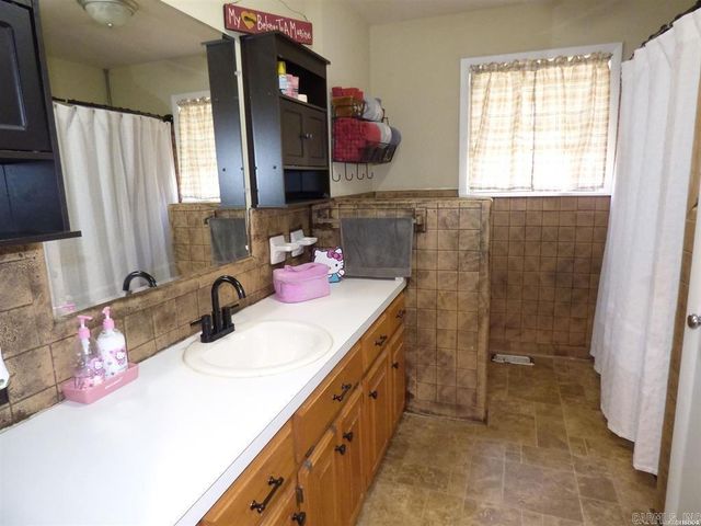 201 Elmhurts Street, Hot Springs, AR 71913