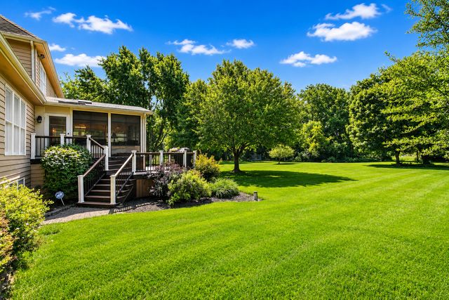 2617 Crystal Way, Crystal Lake, IL 60012