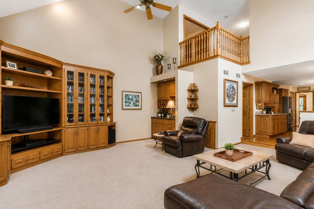2617 Crystal Way, Crystal Lake, IL 60012