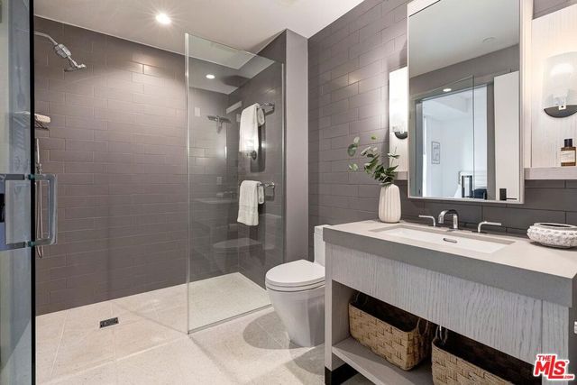 10777 Wilshire Boulevard 409, Los Angeles, CA 90024