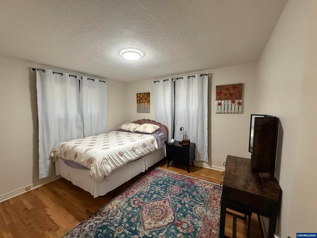 868 Charles Av S, Salem, OR 97302