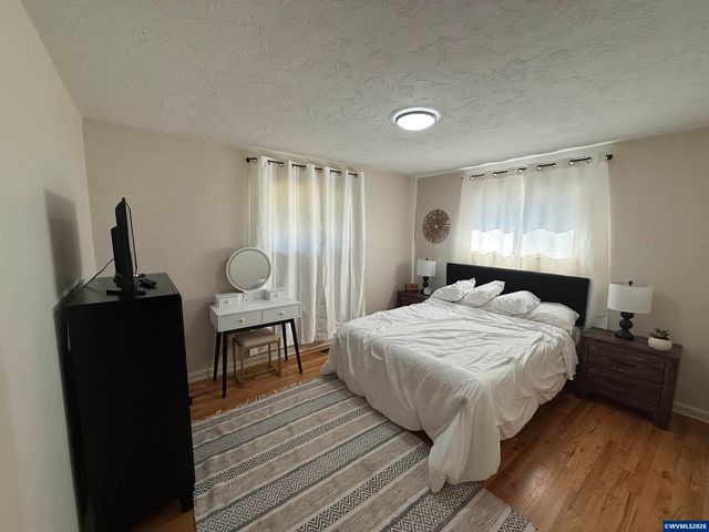 868 Charles Av S, Salem, OR 97302