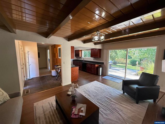 868 Charles Av S, Salem, OR 97302