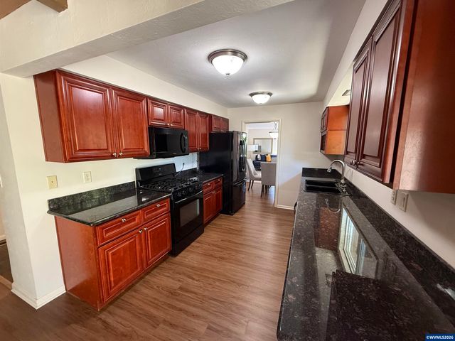 868 Charles Av S, Salem, OR 97302