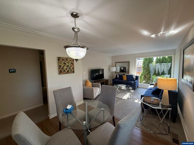 868 Charles Av S, Salem, OR 97302