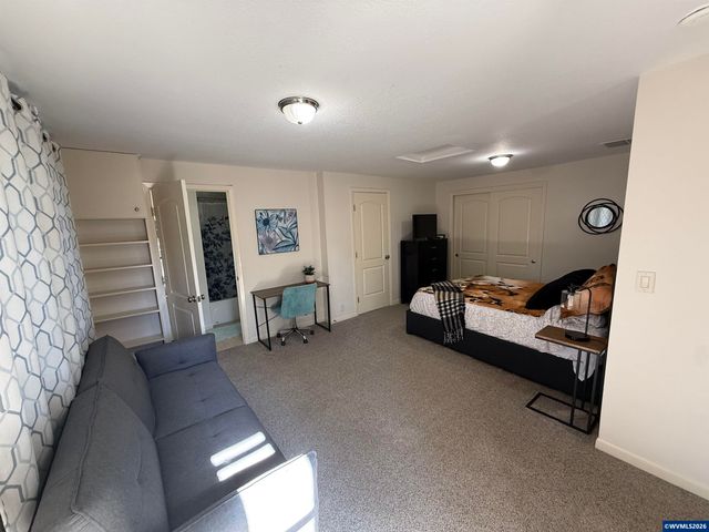 868 Charles Av S, Salem, OR 97302