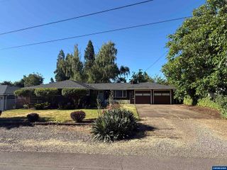 868 Charles Av S, Salem, OR 97302