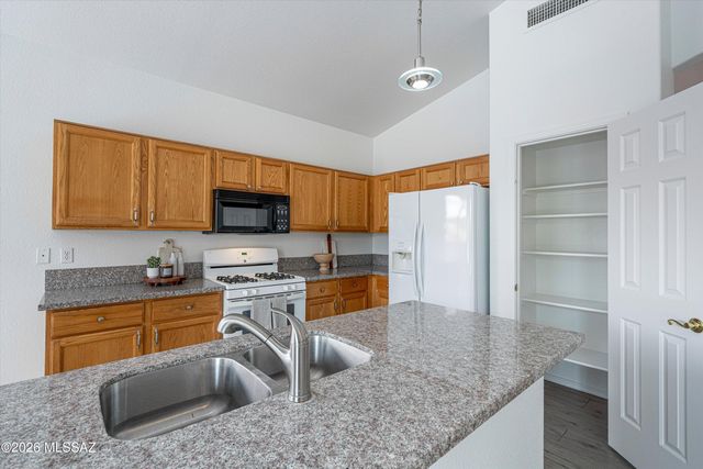 7790 E Castle Valley Way, Tucson, AZ 85750