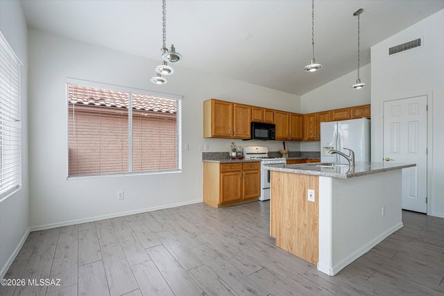 7790 E Castle Valley Way, Tucson, AZ 85750