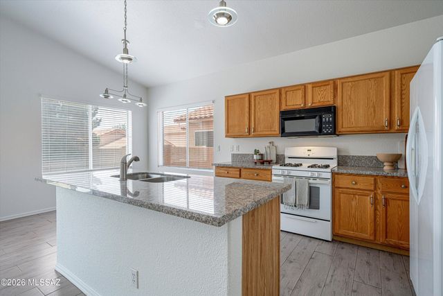 7790 E Castle Valley Way, Tucson, AZ 85750