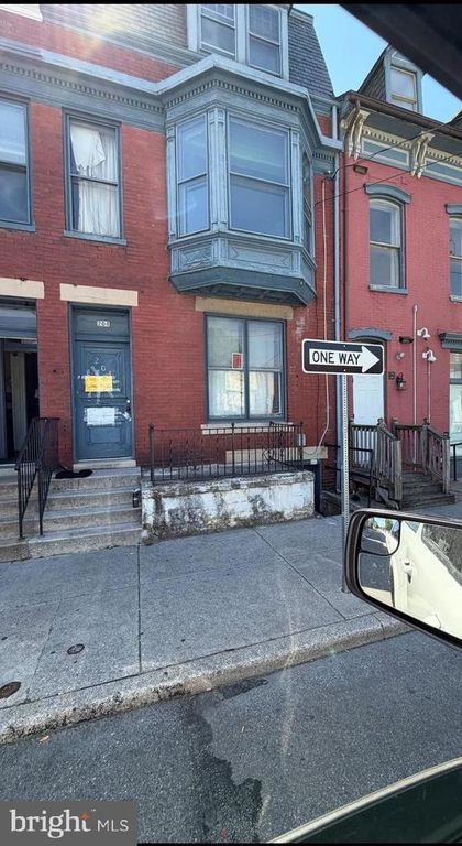 204 S DUKE ST, York, PA 17401
