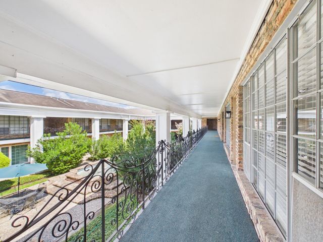 5343 Richmond Avenue 21, Houston, TX 77056