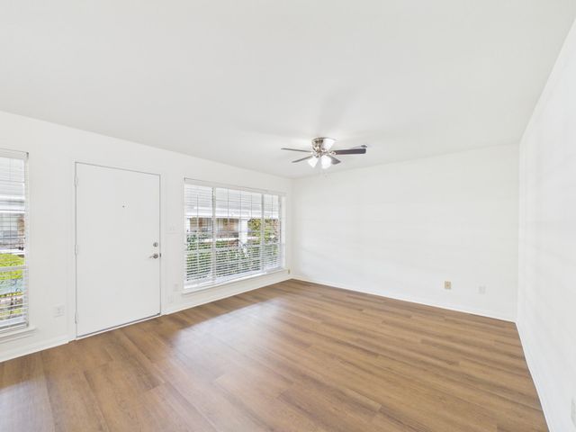 5343 Richmond Avenue 21, Houston, TX 77056