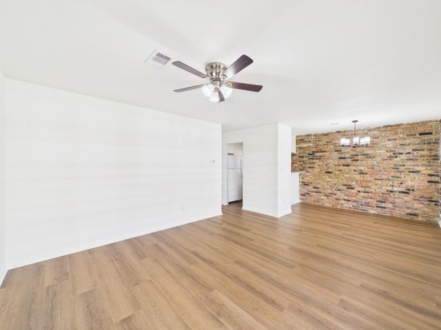 5343 Richmond Avenue 21, Houston, TX 77056