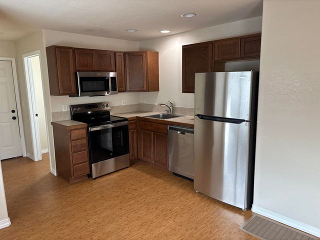 708 E Providence Ave, Spokane, WA 99207