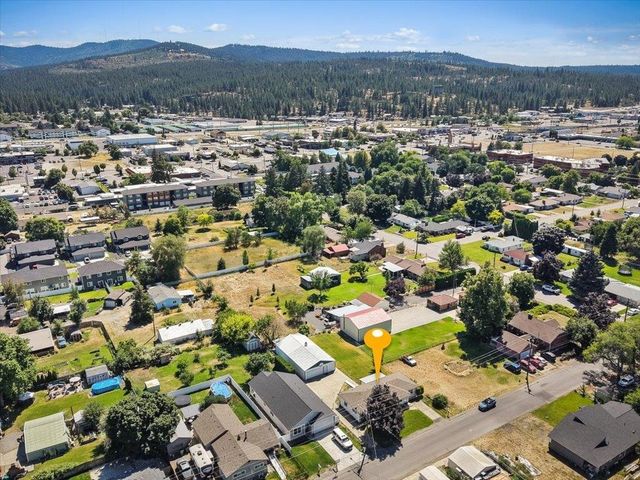 9522 E Valleyway Ave, Spokane, WA 99206