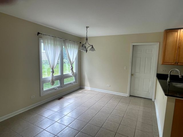 2S525 Lloyd Avenue, Lombard, IL 60148