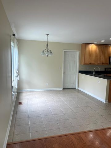 2S525 Lloyd Avenue, Lombard, IL 60148