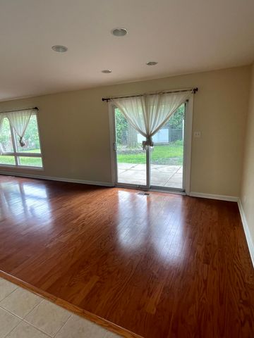 2S525 Lloyd Avenue, Lombard, IL 60148