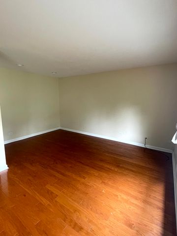 2S525 Lloyd Avenue, Lombard, IL 60148