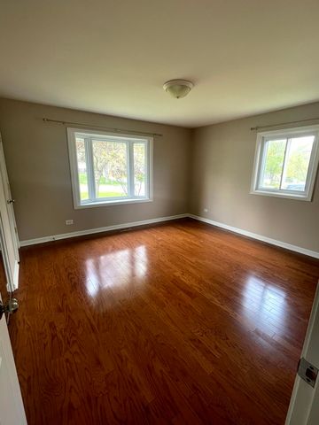 2S525 Lloyd Avenue, Lombard, IL 60148