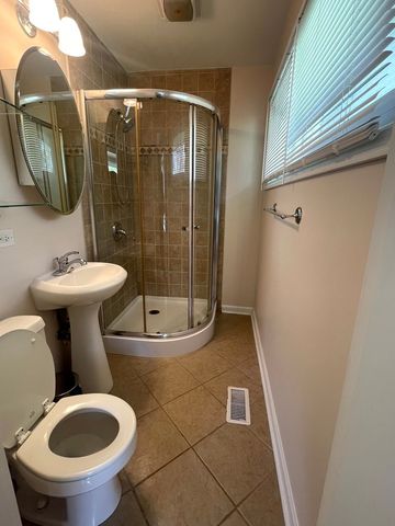 2S525 Lloyd Avenue, Lombard, IL 60148