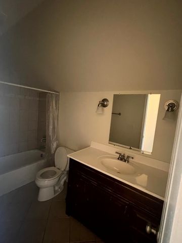 2S525 Lloyd Avenue, Lombard, IL 60148
