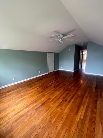 2S525 Lloyd Avenue, Lombard, IL 60148