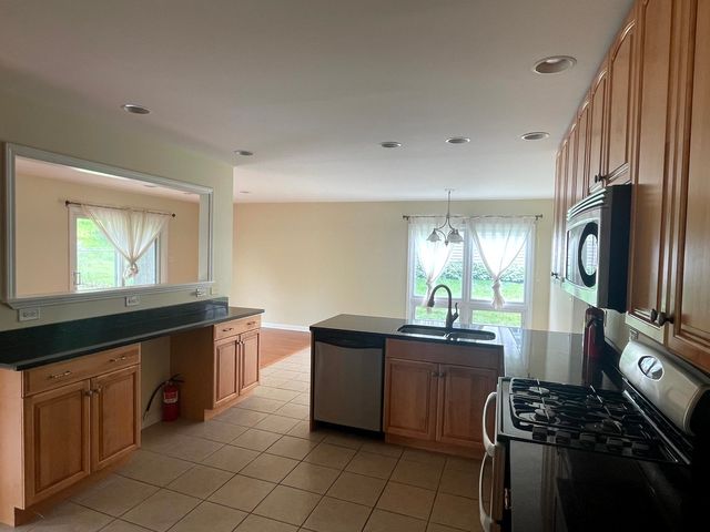 2S525 Lloyd Avenue, Lombard, IL 60148
