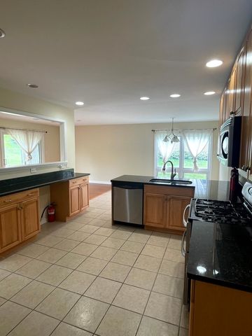2S525 Lloyd Avenue, Lombard, IL 60148