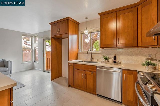 2022 Ascot Dr, Moraga, CA 94556