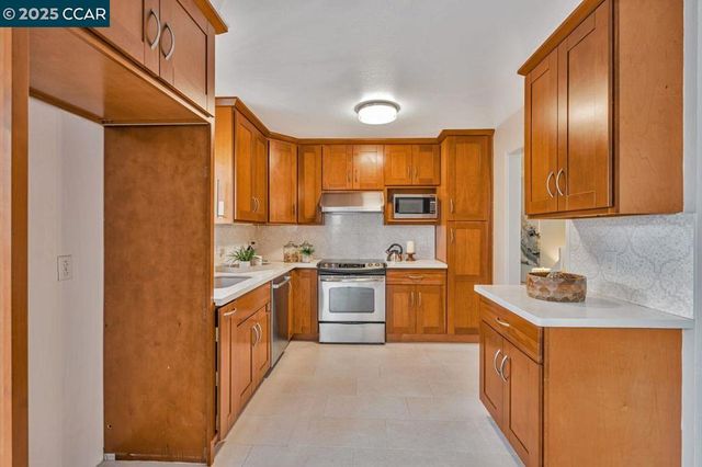 2022 Ascot Dr, Moraga, CA 94556