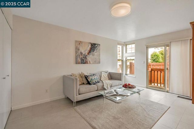 2022 Ascot Dr, Moraga, CA 94556