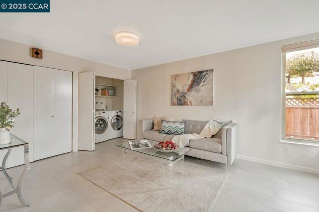 2022 Ascot Dr, Moraga, CA 94556