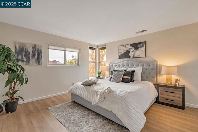 2022 Ascot Dr, Moraga, CA 94556