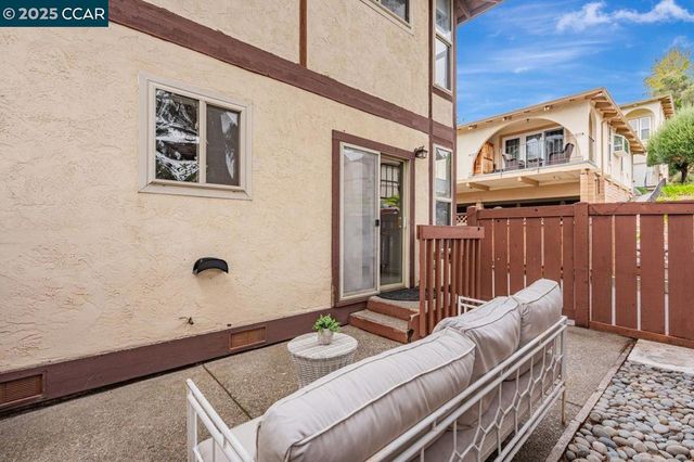 2022 Ascot Dr, Moraga, CA 94556