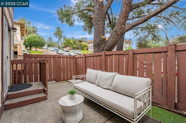 2022 Ascot Dr, Moraga, CA 94556