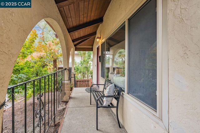 2022 Ascot Dr, Moraga, CA 94556