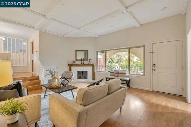 2022 Ascot Dr, Moraga, CA 94556