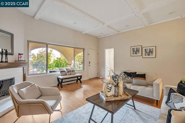 2022 Ascot Dr, Moraga, CA 94556